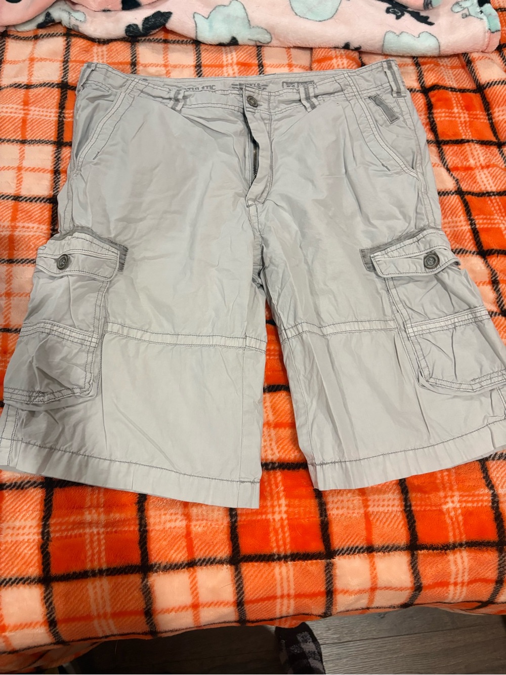 Buckle Light Gray Men's Cargo Shorts